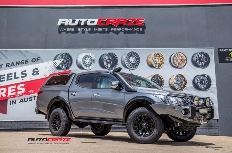MITSUBISHI TRITON VAPOR MATTE BLACK
